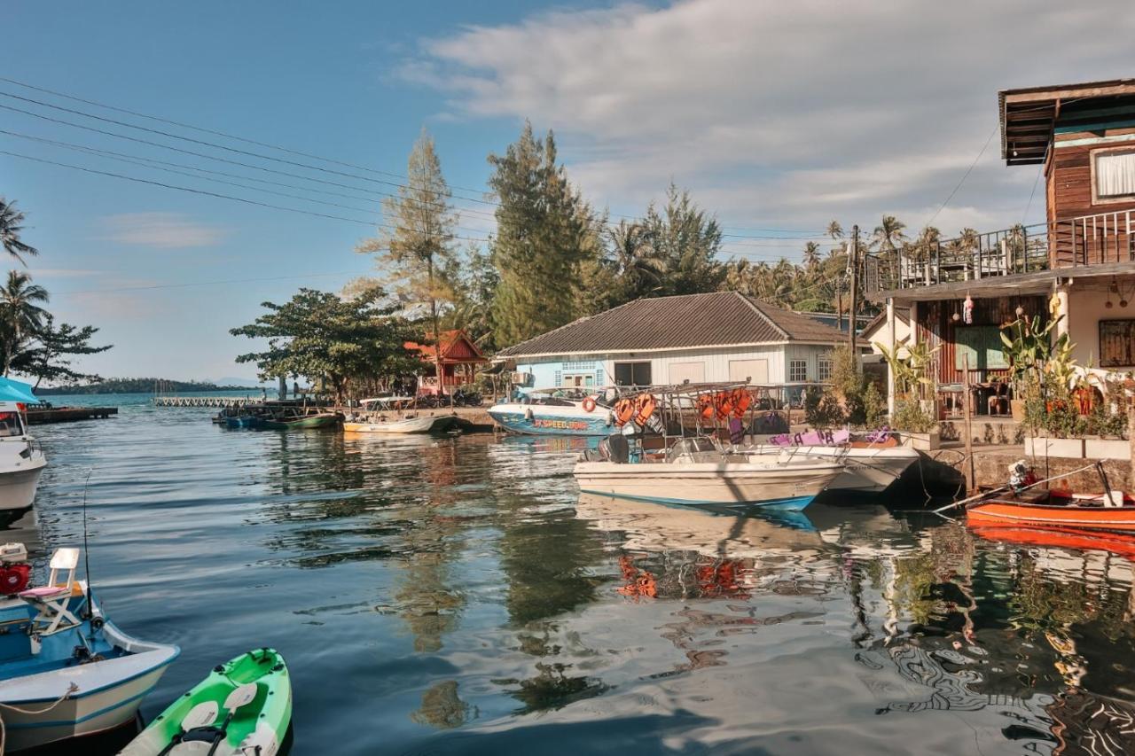 Baan Rabieng Talay Homestayบ้านระเบียงทะเล โฮมสเตย์เกาะกูด Ko Kut Екстериор снимка