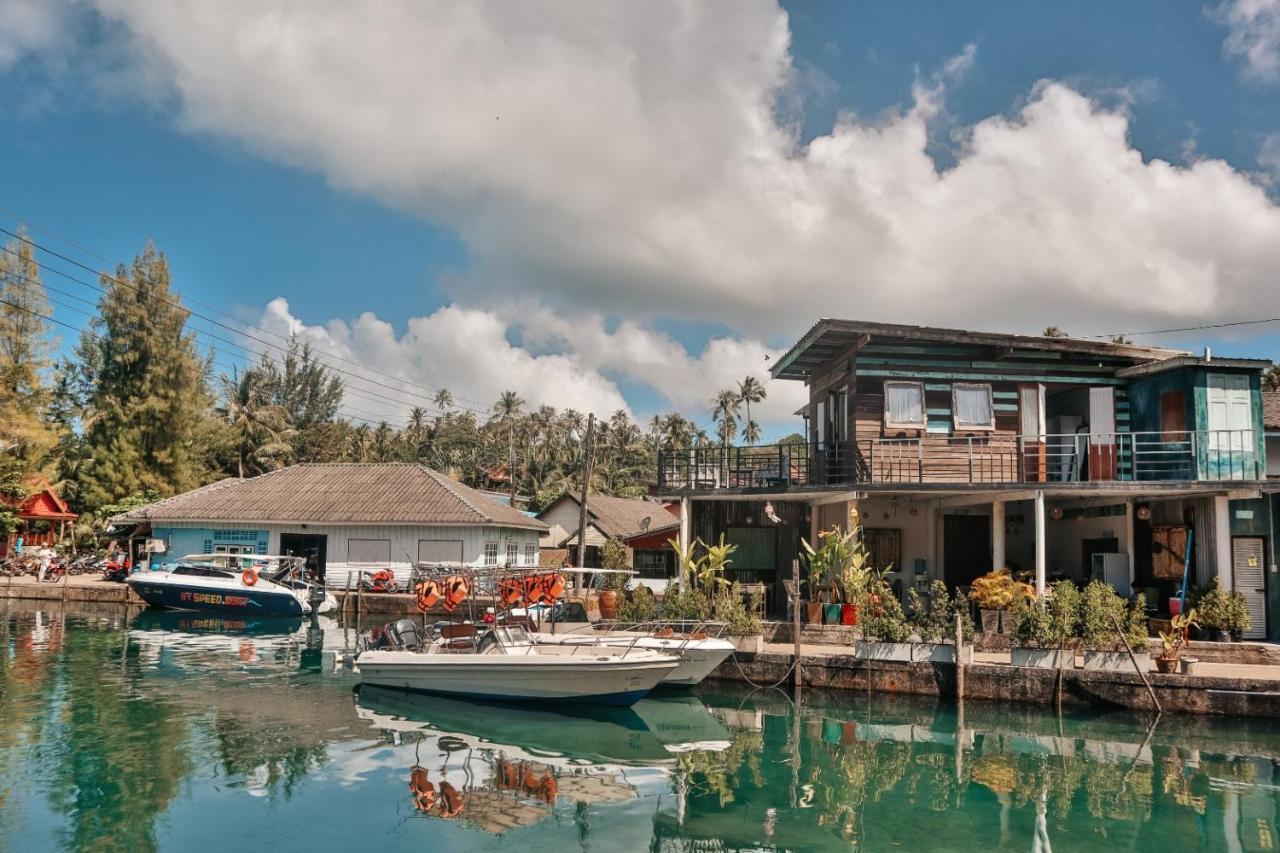 Baan Rabieng Talay Homestayบ้านระเบียงทะเล โฮมสเตย์เกาะกูด Ko Kut Екстериор снимка